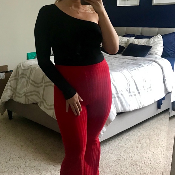 PrettyLittleThing Ribbed Jersey Flare Pants - Picture 2 of 2
